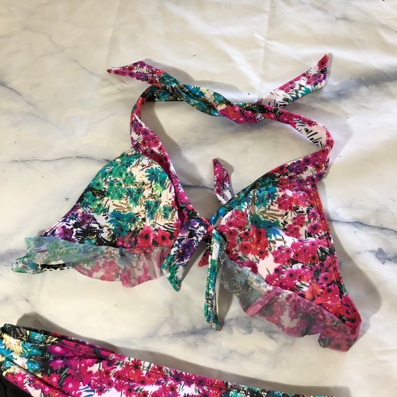 Kenneth Cole Reaction Floral & Black Bikini - Picture 2 of 8